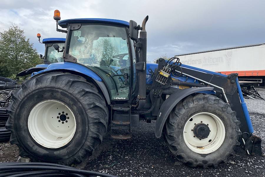 New Holland TS130A - ID028